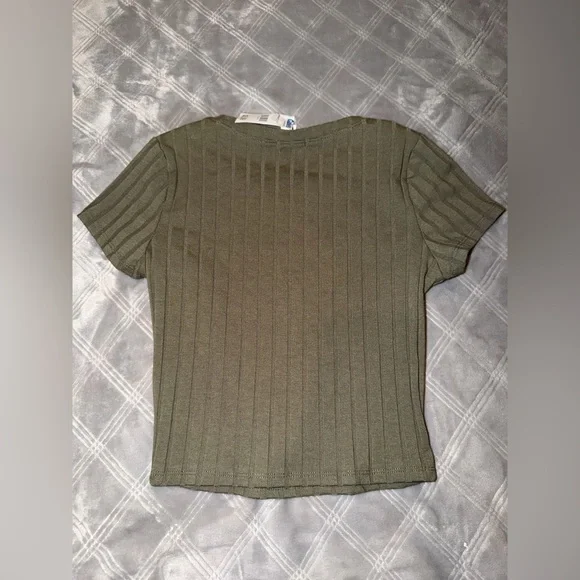 Bozzolo Olive Ribbed Short Sleeve Tee - Picture 2 of 3